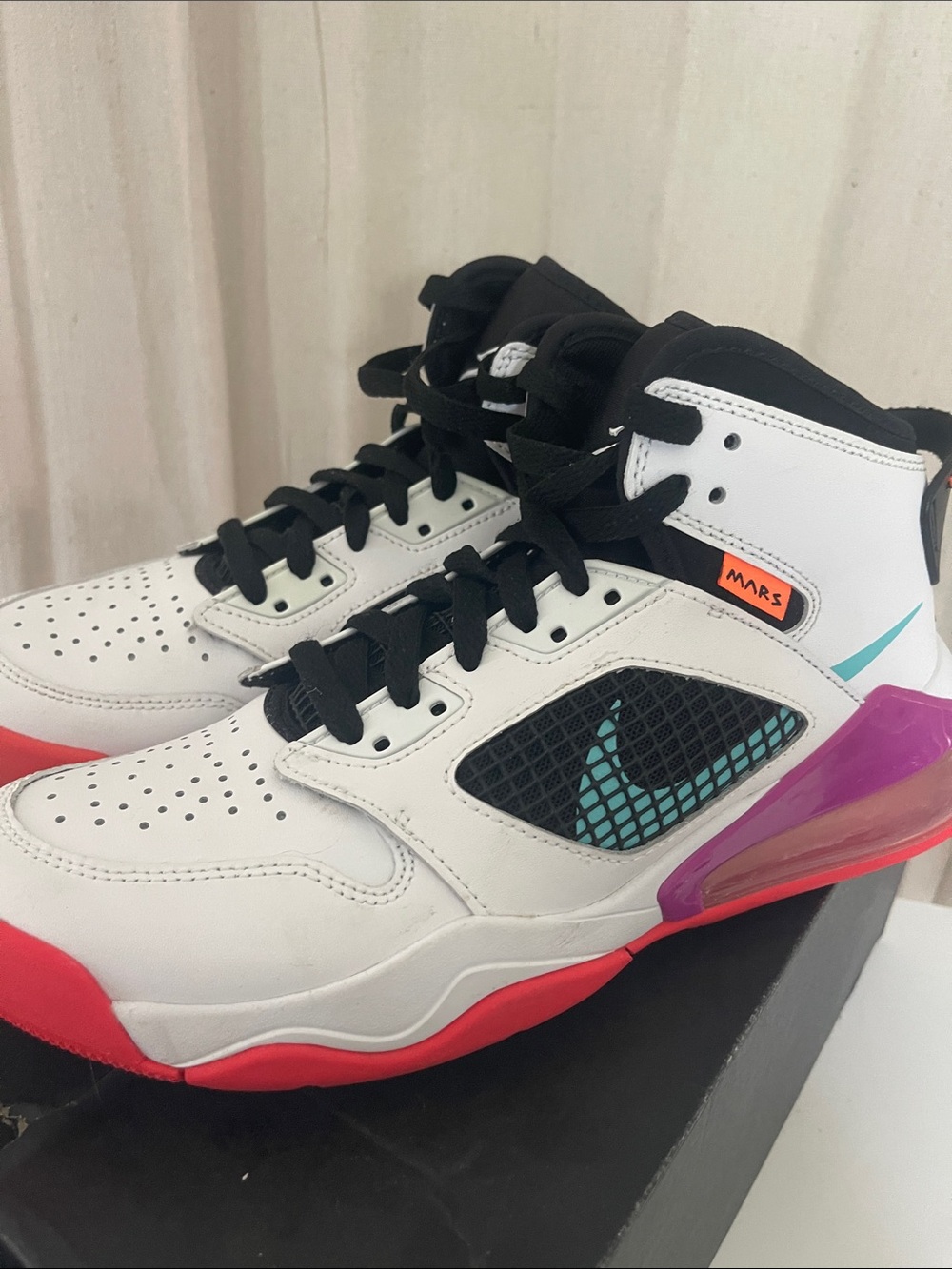 Nike Jordan Mars 270 basketball Sneakers; Air Jordan; youth; high-top